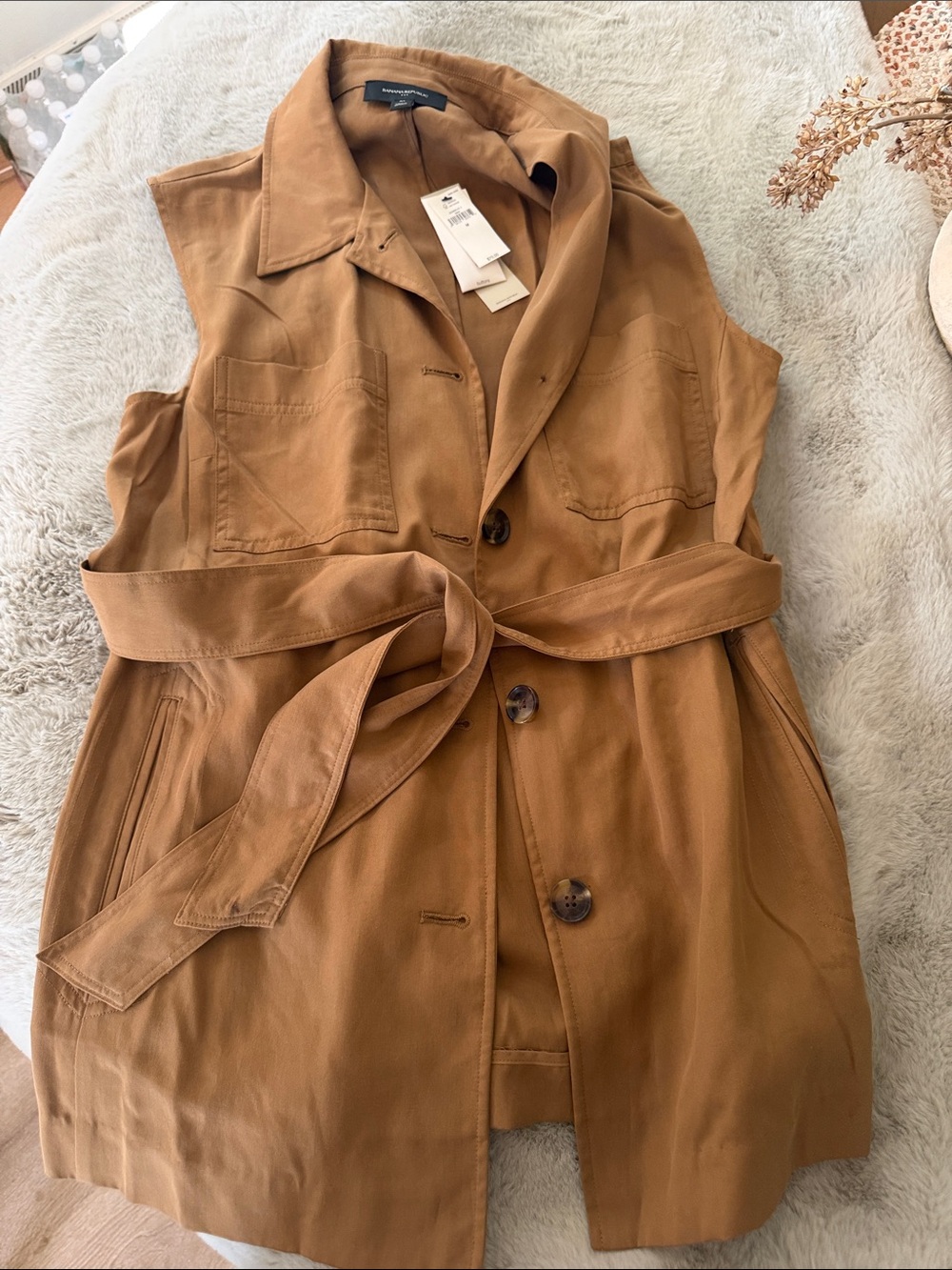 Banana Republic Sleeveless Belted Trench Vest in Camel Brown